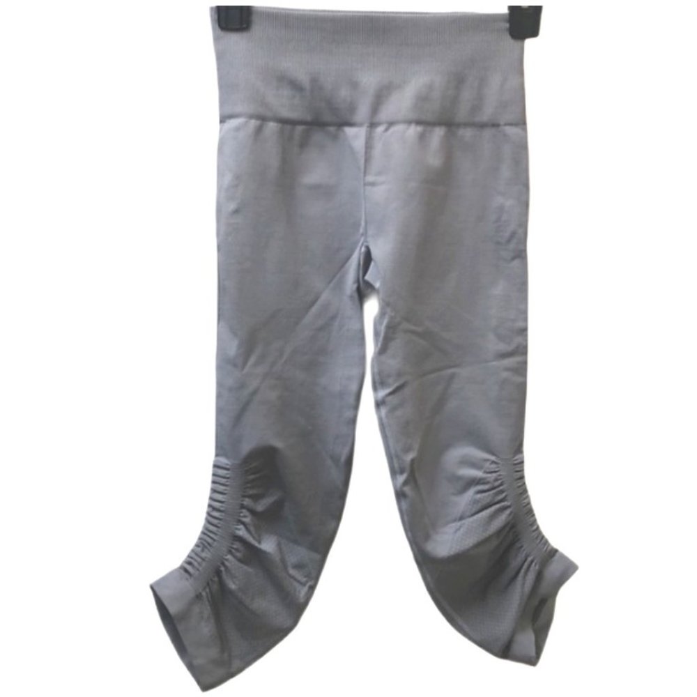 Lululemon Awakening Crop *Taryn Toomey Collection 17" Ice Grey - Picture 2 of 11